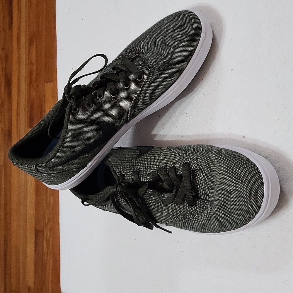 Nike Solarsoft Men's Canvas Sneakers Black Lace-up Comfort Size 11.5 EUC